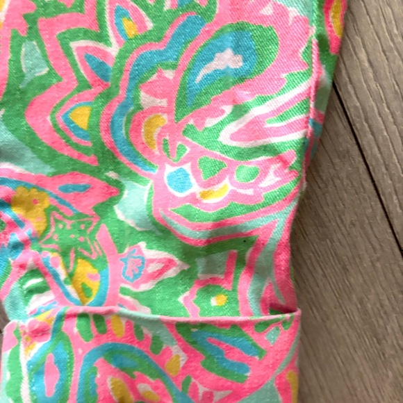 Lilly Pulitzer Capris - Picture 5 of 7